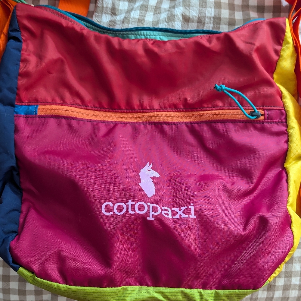 Cotopaxi Taal Messenger bag